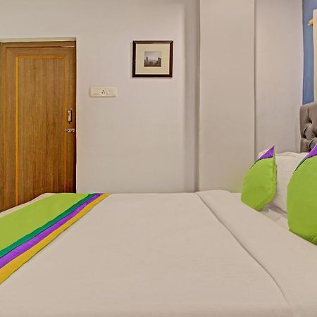 Hotel Royal Crowne Near Kolkata Airport Bagian luar foto