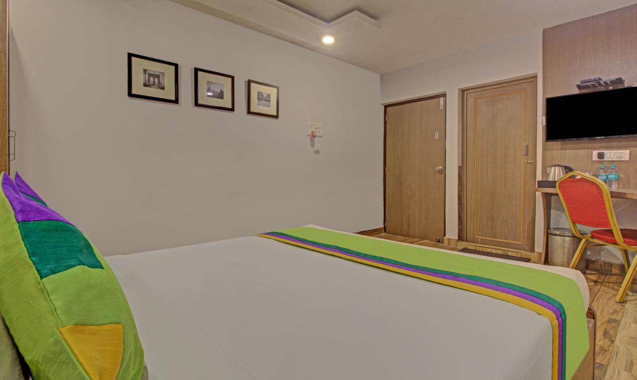 Hotel Royal Crowne Near Kolkata Airport Bagian luar foto