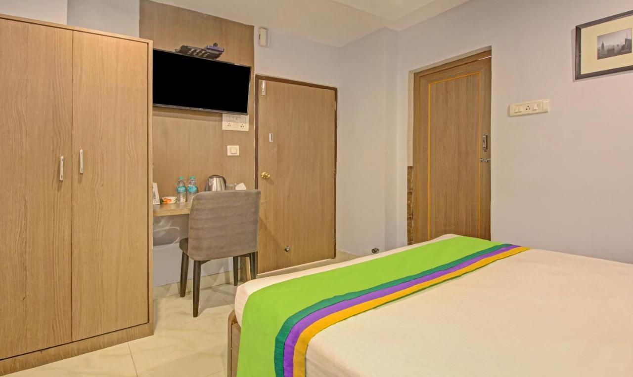 Hotel Royal Crowne Near Kolkata Airport Bagian luar foto
